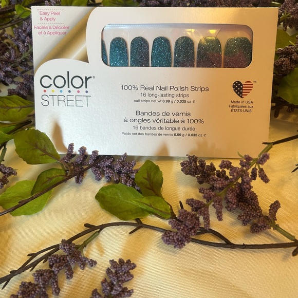 Color street - Picture 1 of 5